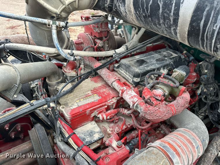 image for item EJ5203 2012 Peterbilt 365 water truck