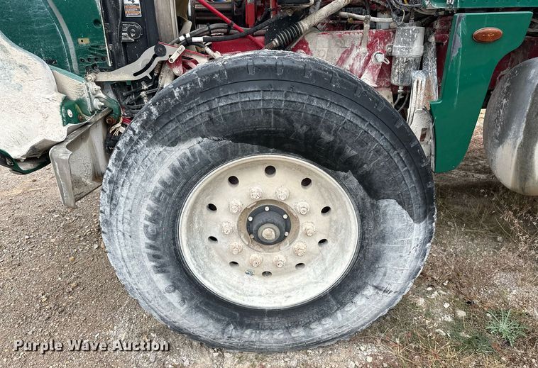 image for item EJ5203 2012 Peterbilt 365 water truck