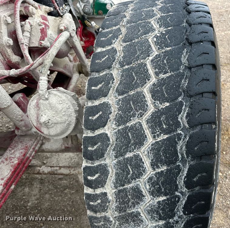 image for item EJ5203 2012 Peterbilt 365 water truck