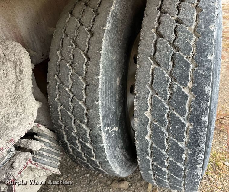 image for item EJ5203 2012 Peterbilt 365 water truck