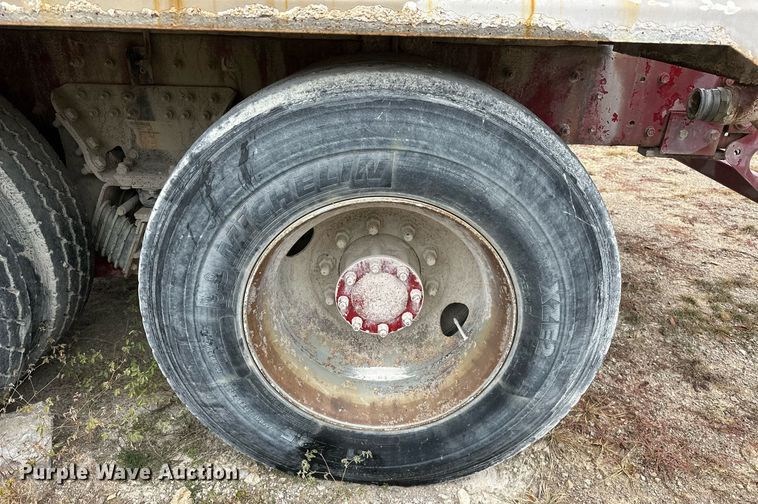 image for item EJ5203 2012 Peterbilt 365 water truck