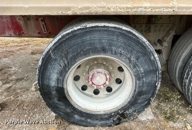 image for item EJ5203 2012 Peterbilt 365 water truck