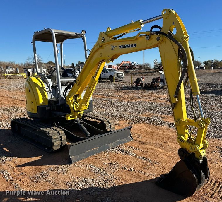 image for item EJ5213 2011 Yanmar VI035-5B mini excavator