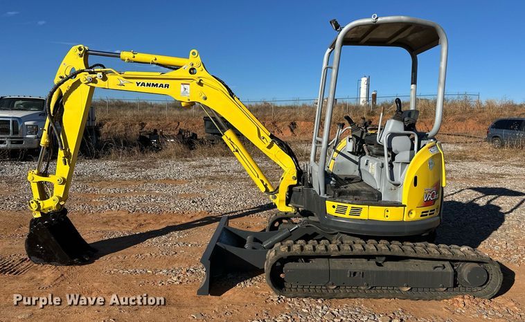 image for item EJ5213 2011 Yanmar VI035-5B mini excavator