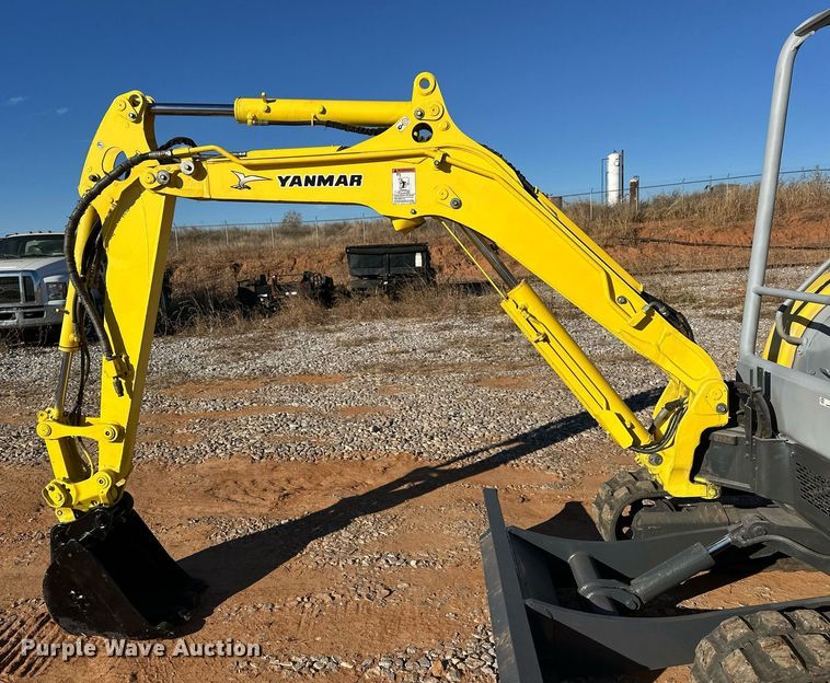 image for item EJ5213 2011 Yanmar VI035-5B mini excavator