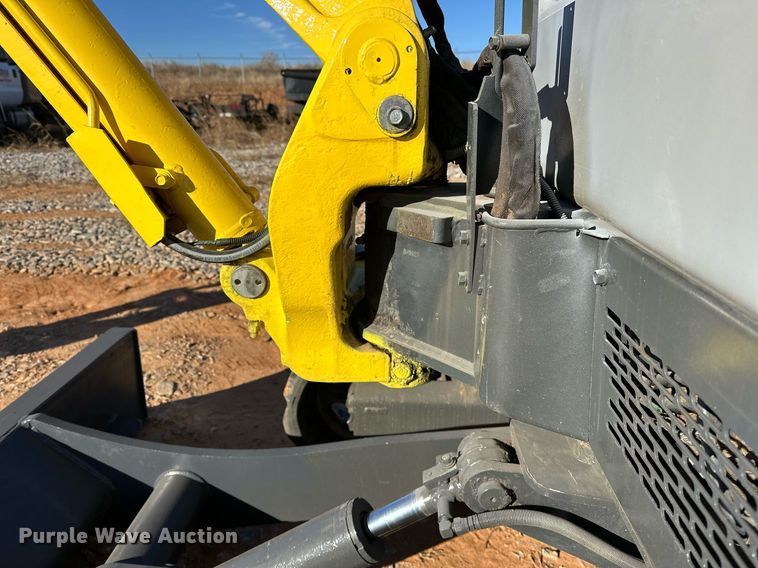 image for item EJ5213 2011 Yanmar VI035-5B mini excavator