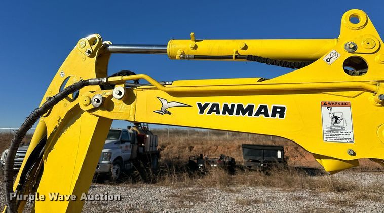 image for item EJ5213 2011 Yanmar VI035-5B mini excavator