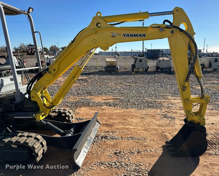 image for item EJ5213 2011 Yanmar VI035-5B mini excavator