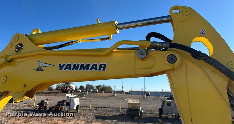 image for item EJ5213 2011 Yanmar VI035-5B mini excavator