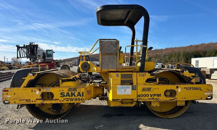 image for item EJ5251 Sakai SW850 double drum vibratory roller