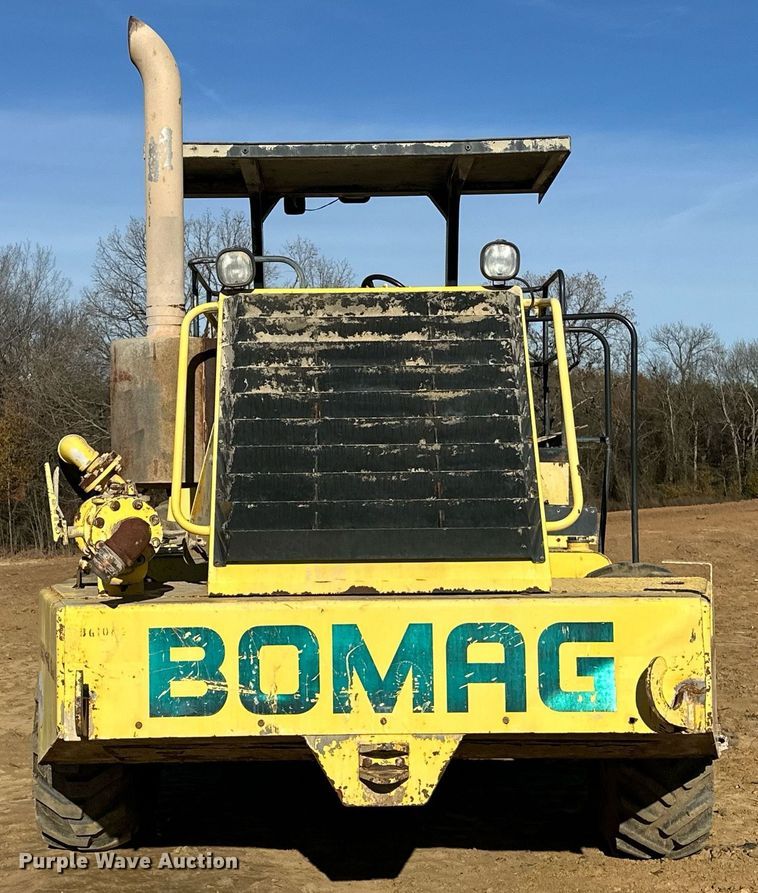 image for item EJ5255 Bomag MPH364R-2 recycler