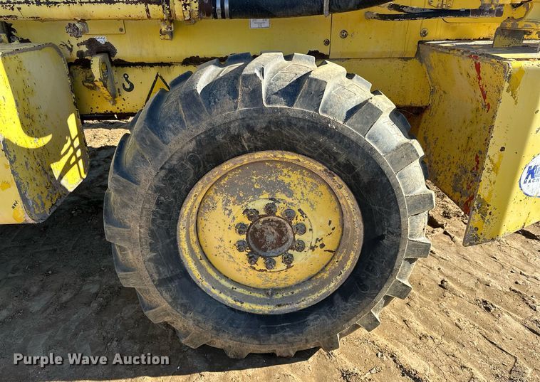 image for item EJ5255 Bomag MPH364R-2 recycler