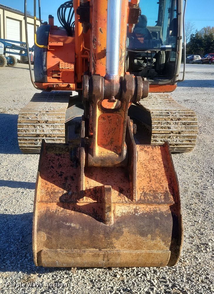 image for item EJ8137 2006 Hitachi ZAXIS 135US excavator