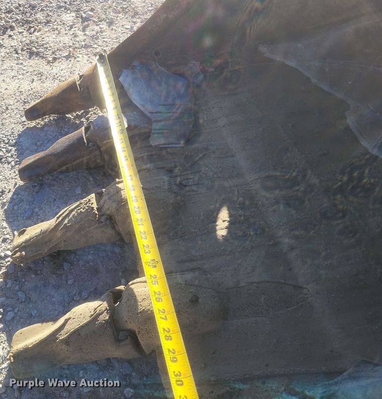 image for item EJ8137 2006 Hitachi ZAXIS 135US excavator