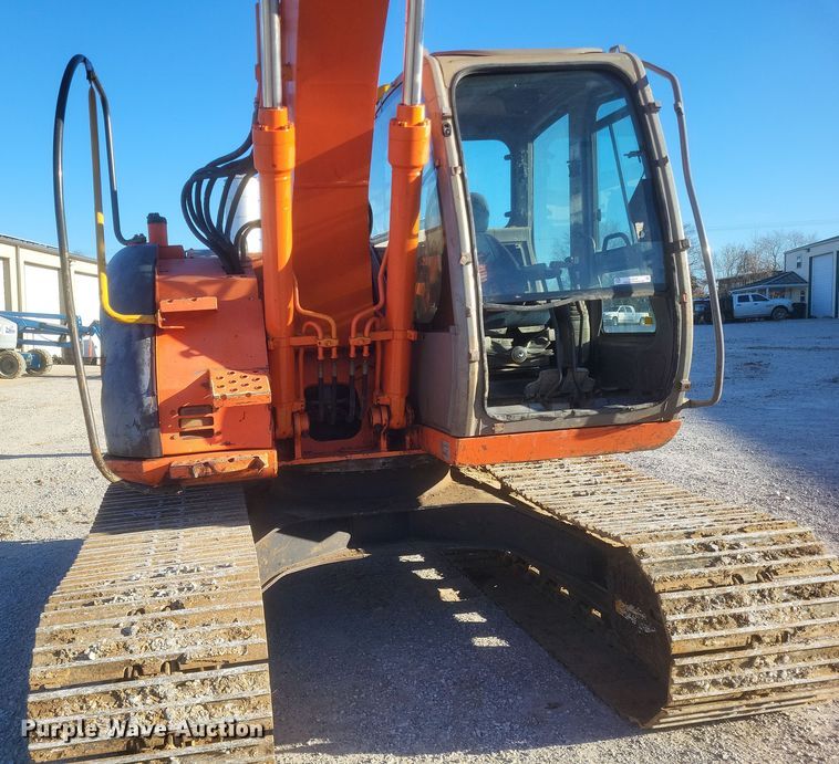 image for item EJ8137 2006 Hitachi ZAXIS 135US excavator
