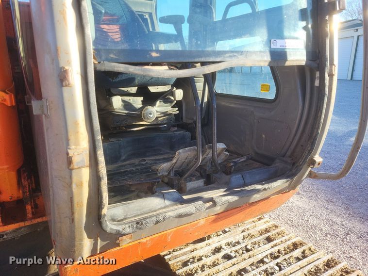 image for item EJ8137 2006 Hitachi ZAXIS 135US excavator