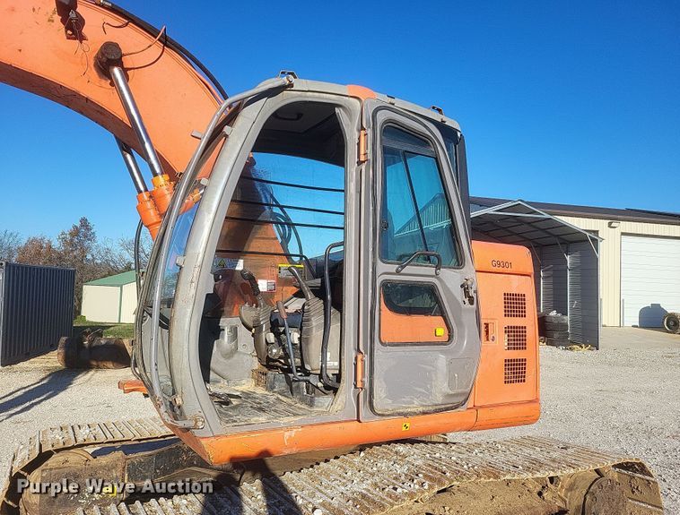 image for item EJ8137 2006 Hitachi ZAXIS 135US excavator