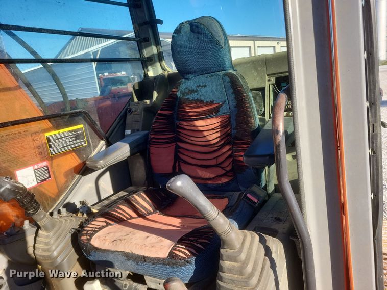 image for item EJ8137 2006 Hitachi ZAXIS 135US excavator