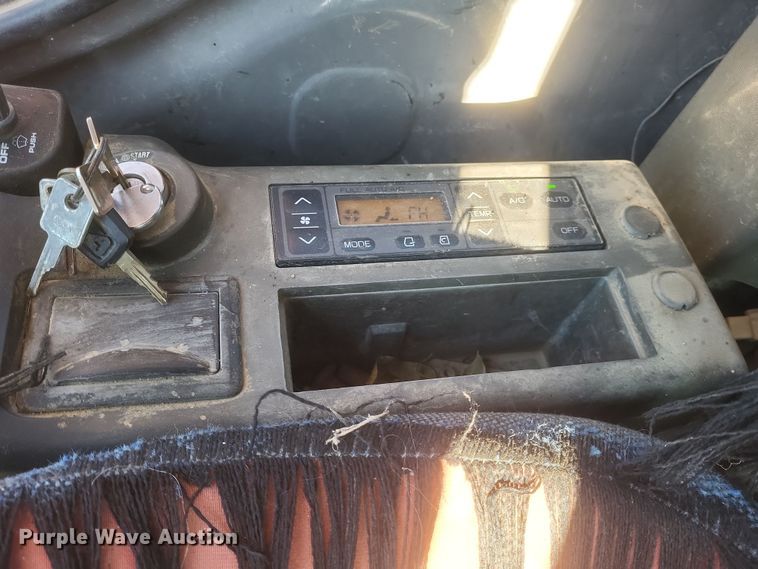 image for item EJ8137 2006 Hitachi ZAXIS 135US excavator