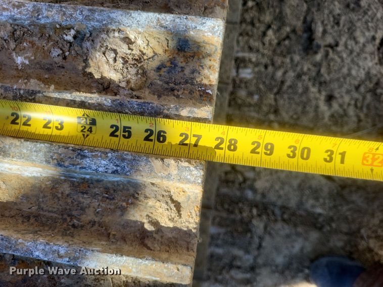 image for item EJ8137 2006 Hitachi ZAXIS 135US excavator