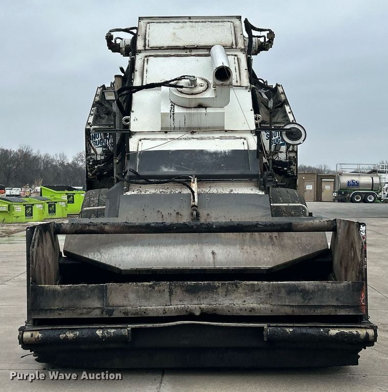 image for item EK3727 2006 Roadtec Shuttle Buggy SB-2500C material transfer vehicle