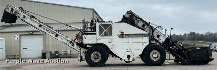 image for item EK3727 2006 Roadtec Shuttle Buggy SB-2500C material transfer vehicle