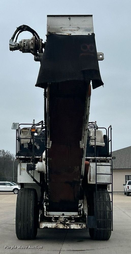 image for item EK3727 2006 Roadtec Shuttle Buggy SB-2500C material transfer vehicle