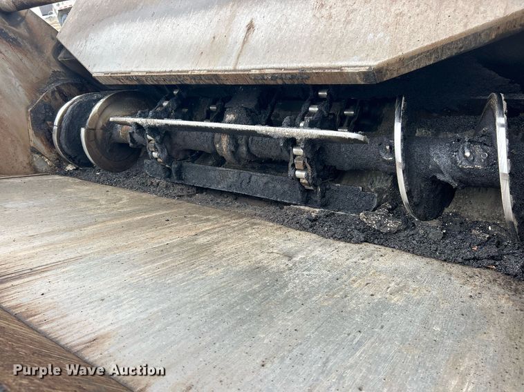 image for item EK3727 2006 Roadtec Shuttle Buggy SB-2500C material transfer vehicle