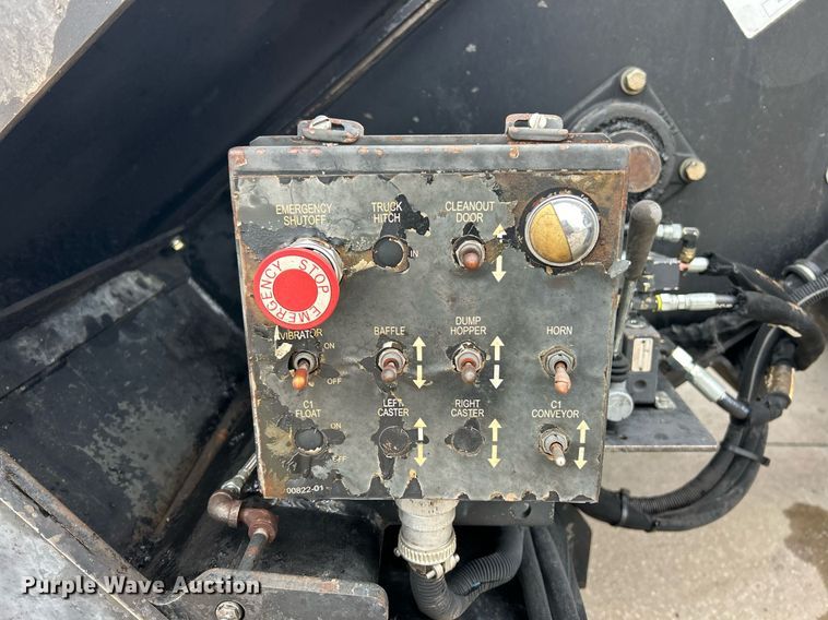 image for item EK3727 2006 Roadtec Shuttle Buggy SB-2500C material transfer vehicle