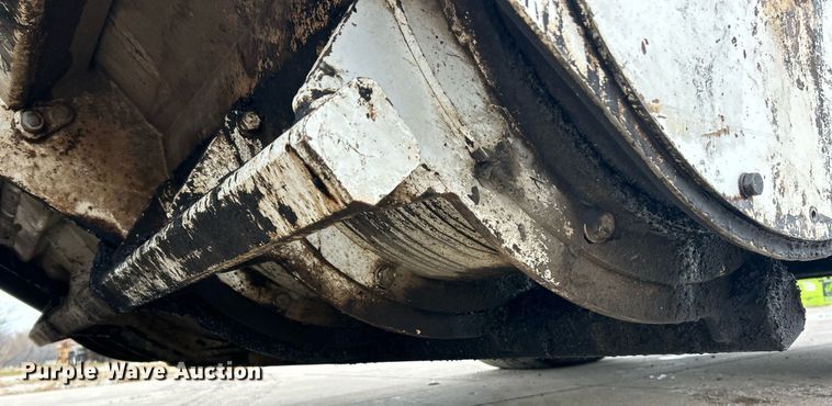 image for item EK3727 2006 Roadtec Shuttle Buggy SB-2500C material transfer vehicle