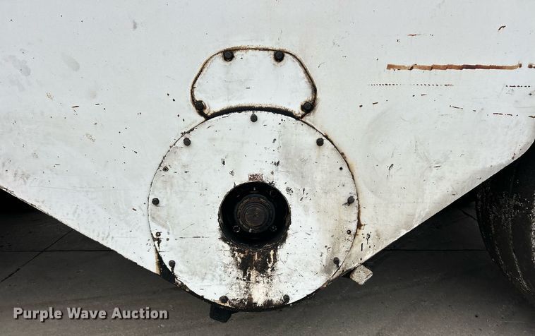 image for item EK3727 2006 Roadtec Shuttle Buggy SB-2500C material transfer vehicle