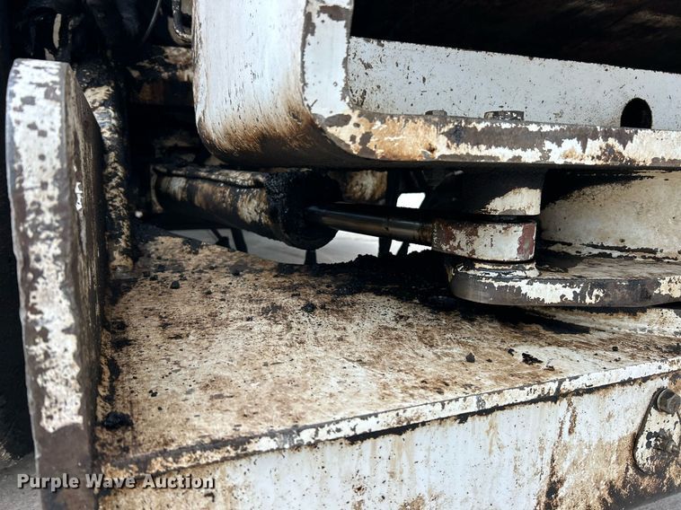 image for item EK3727 2006 Roadtec Shuttle Buggy SB-2500C material transfer vehicle