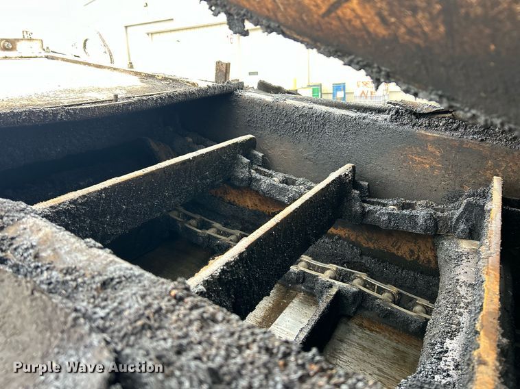 image for item EK3727 2006 Roadtec Shuttle Buggy SB-2500C material transfer vehicle