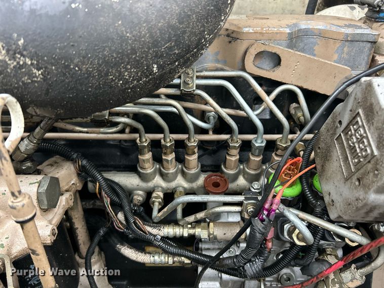 image for item EK3727 2006 Roadtec Shuttle Buggy SB-2500C material transfer vehicle