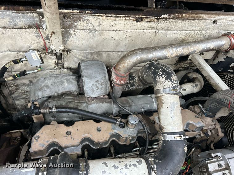 image for item EK3727 2006 Roadtec Shuttle Buggy SB-2500C material transfer vehicle