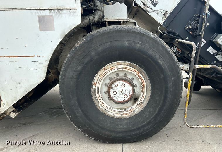 image for item EK3727 2006 Roadtec Shuttle Buggy SB-2500C material transfer vehicle