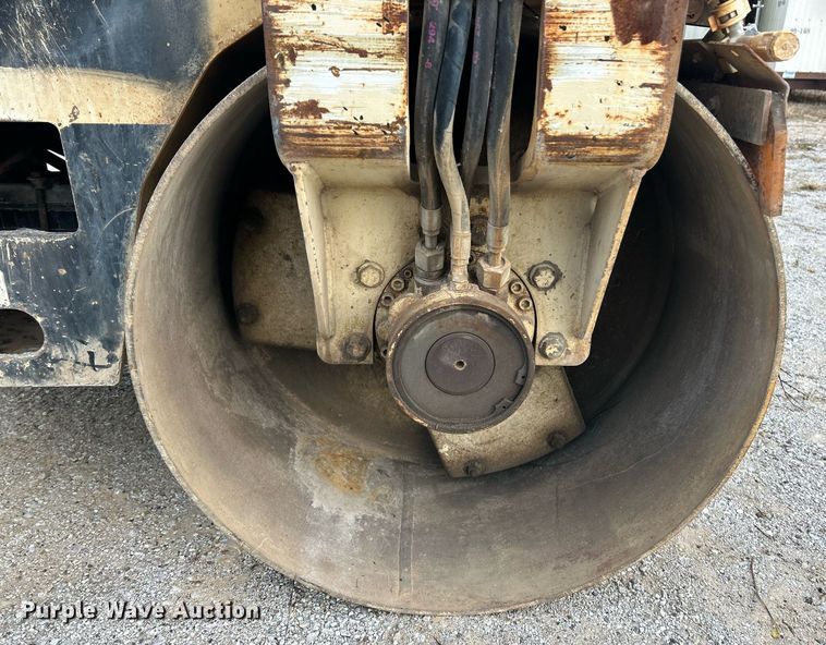 image for item EK3729 1998 Ingersoll Rand DD-24 double drum vibratory roller