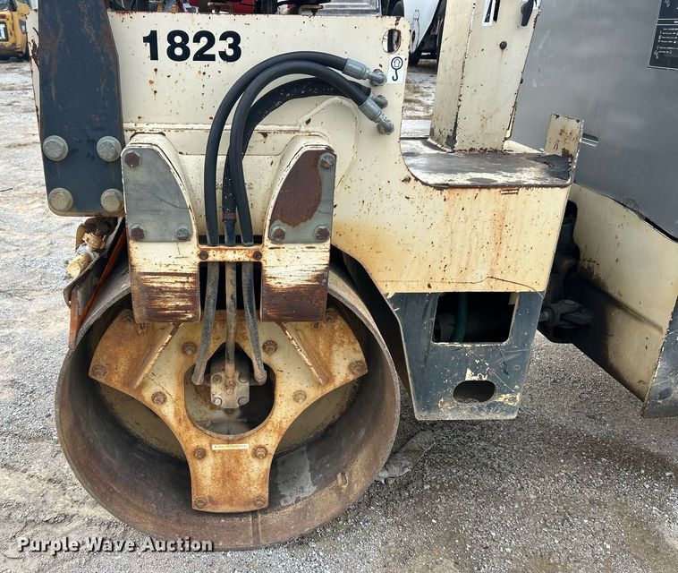 image for item EK3729 1998 Ingersoll Rand DD-24 double drum vibratory roller