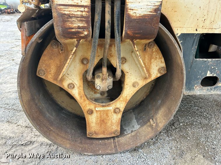 image for item EK3729 1998 Ingersoll Rand DD-24 double drum vibratory roller
