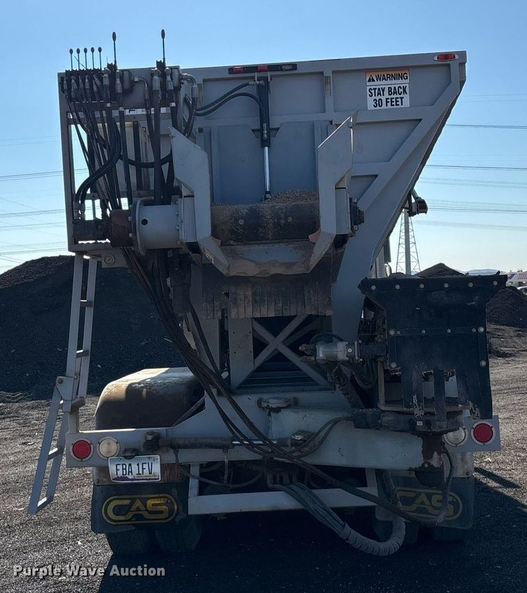 image for item EL5996 2000 International 5500I stone slinger