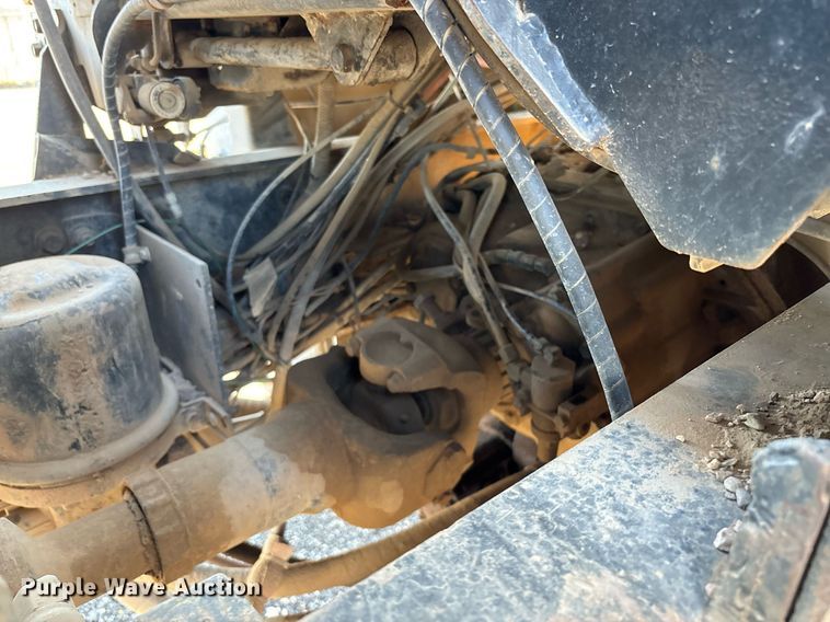 image for item EL5996 2000 International 5500I stone slinger