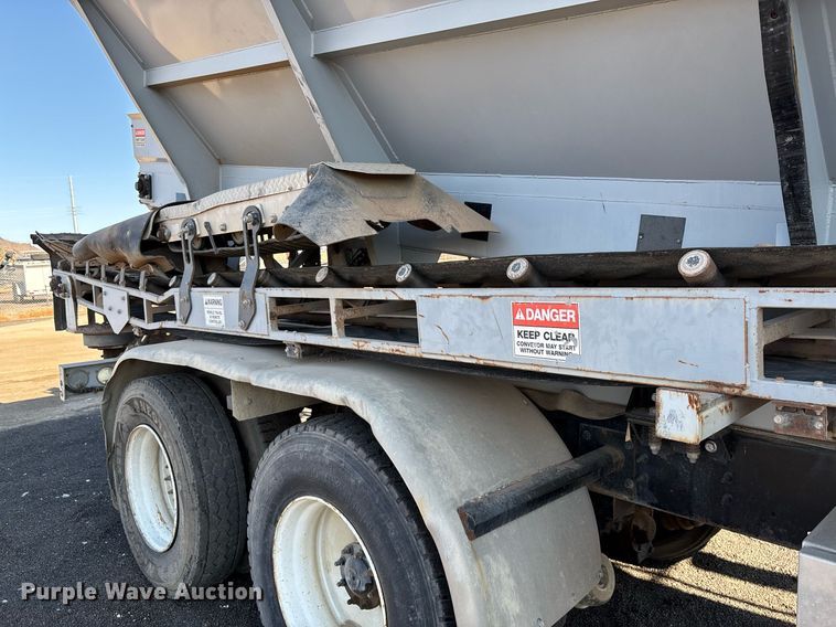 image for item EL5996 2000 International 5500I stone slinger