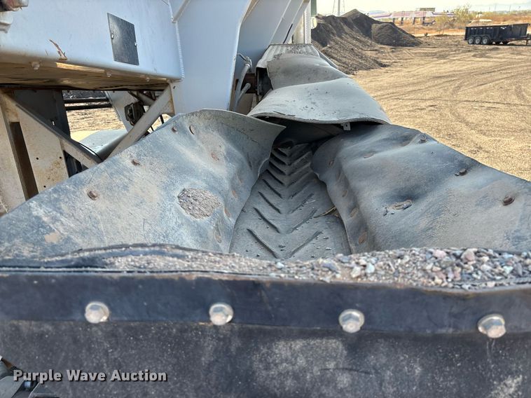 image for item EL5996 2000 International 5500I stone slinger