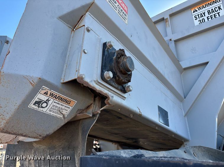 image for item EL5996 2000 International 5500I stone slinger