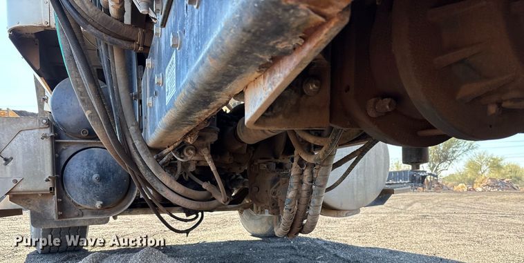 image for item EL5996 2000 International 5500I stone slinger