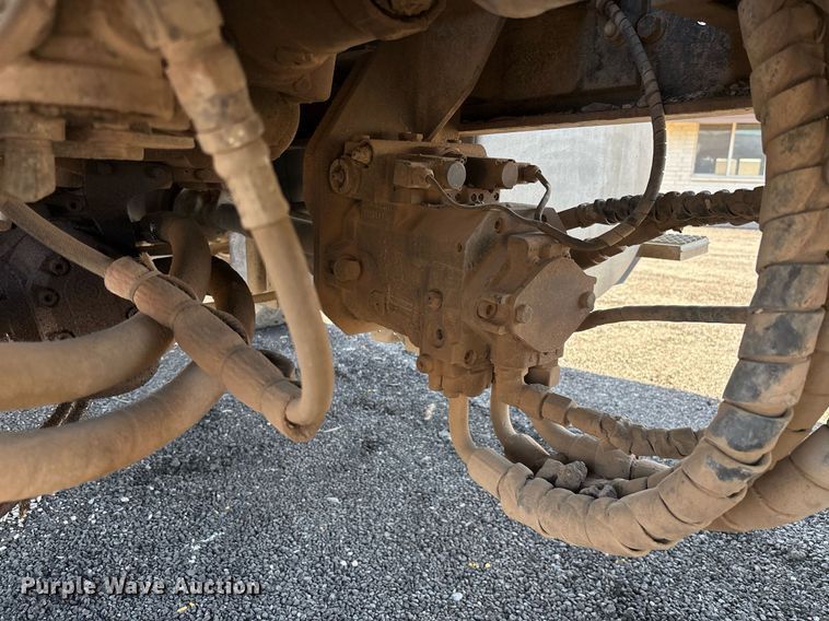 image for item EL5996 2000 International 5500I stone slinger