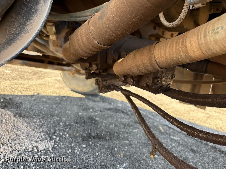 image for item EL5996 2000 International 5500I stone slinger