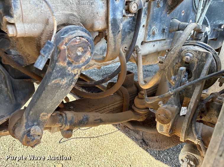 image for item EL5996 2000 International 5500I stone slinger