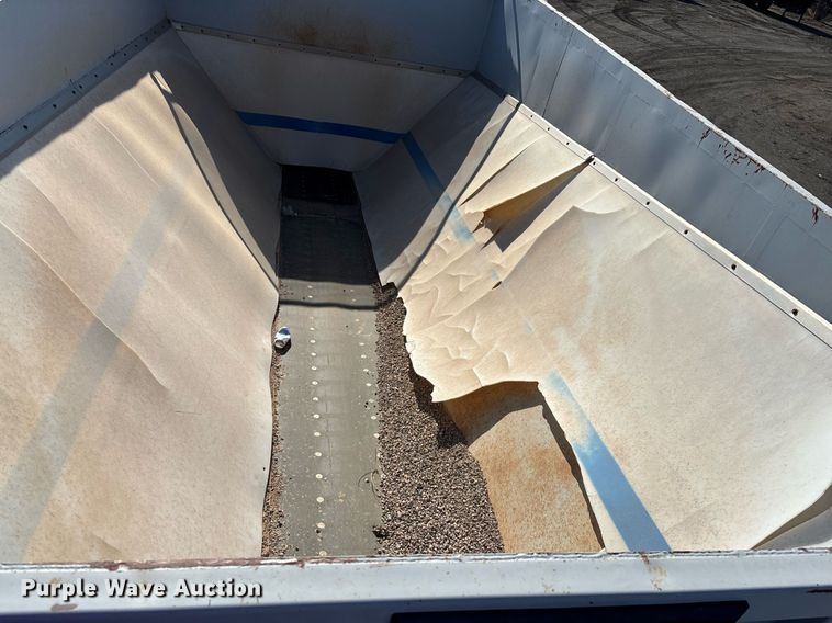 image for item EL5996 2000 International 5500I stone slinger