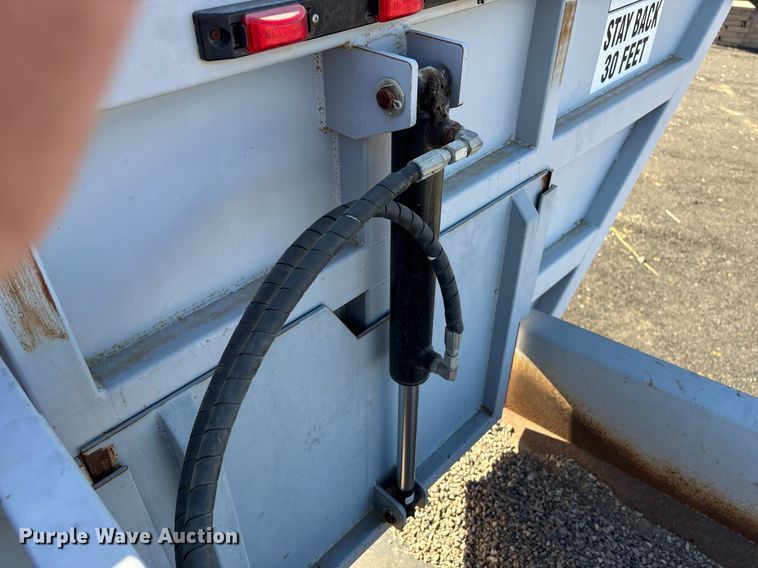 image for item EL5996 2000 International 5500I stone slinger